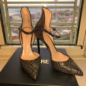 LERRE black and gold pumps